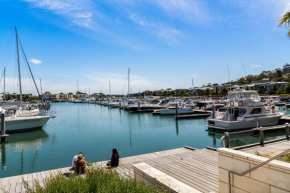 Castaway Villa - Water Views Luxury on the Marina